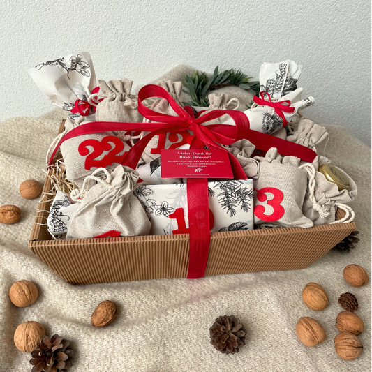 Adventskalender mit roter Schleife